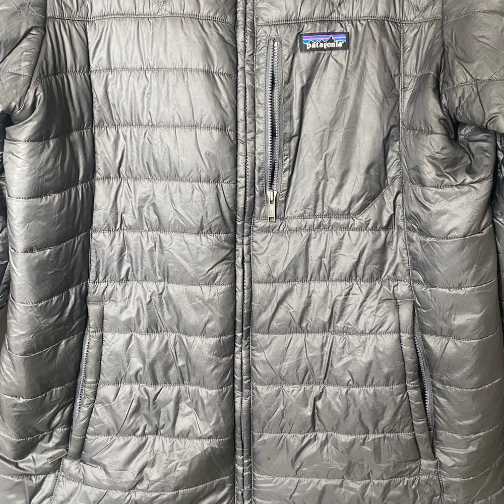 Patagonia Women's Quilted Puffer Jacket in Dark Gray - Picture 4 of 6